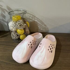 Steve Madden Pink Slip-On Clogs
